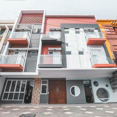 Super Oyo 1487 Residence Khoe Джакарта Екстер'єр фото