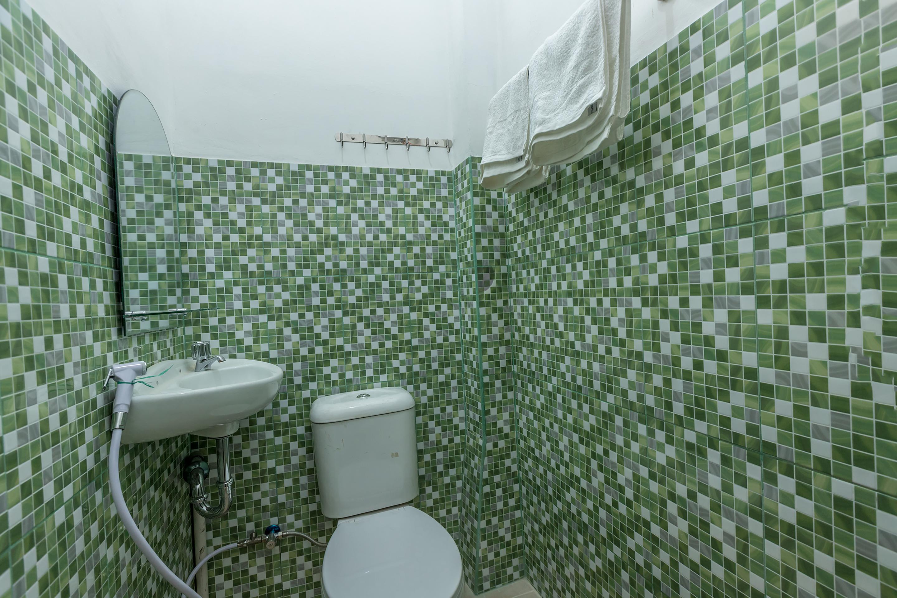 Super Oyo 1487 Residence Khoe Джакарта Екстер'єр фото