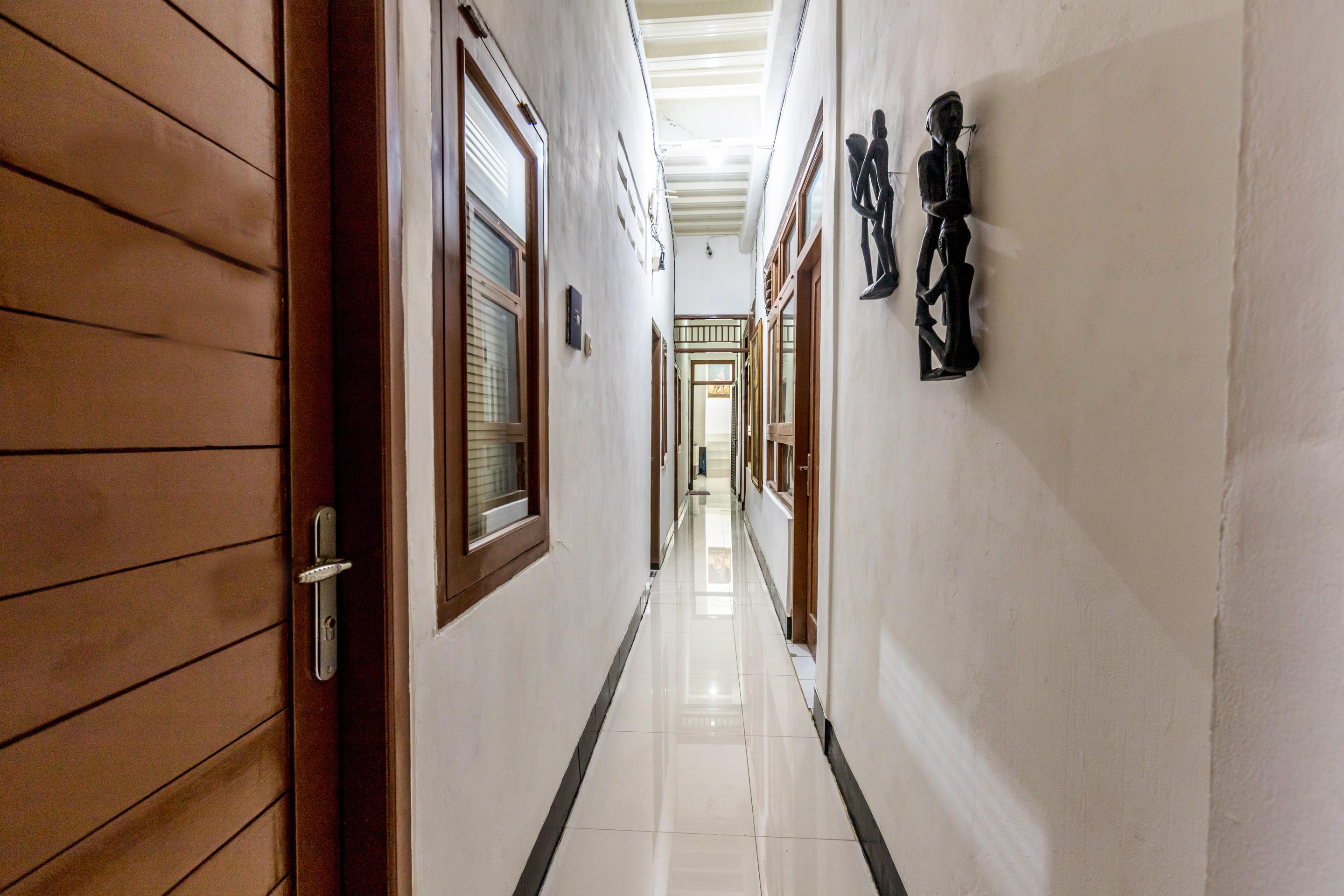 Super Oyo 1487 Residence Khoe Джакарта Екстер'єр фото