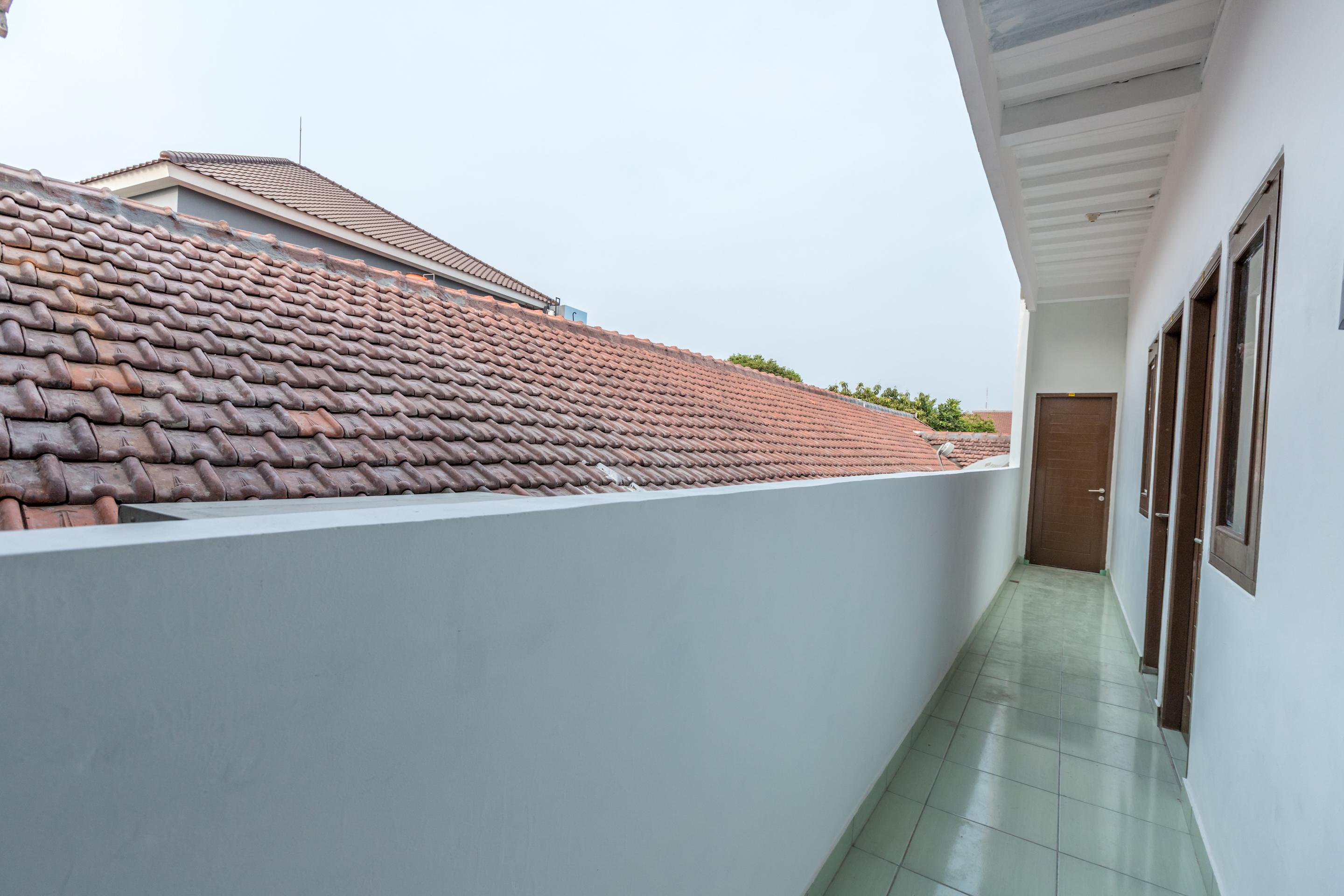 Super Oyo 1487 Residence Khoe Джакарта Екстер'єр фото