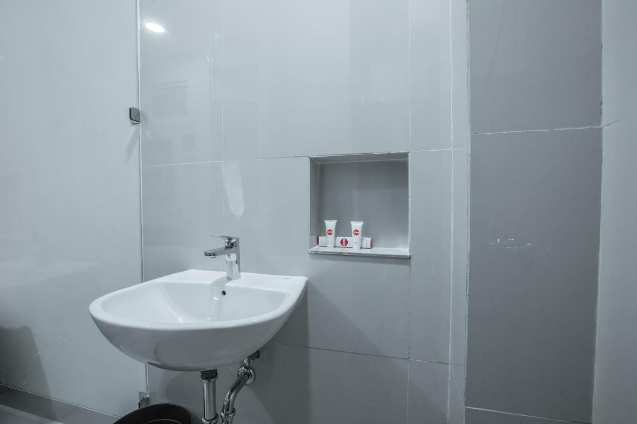 Super Oyo 1487 Residence Khoe Джакарта Екстер'єр фото