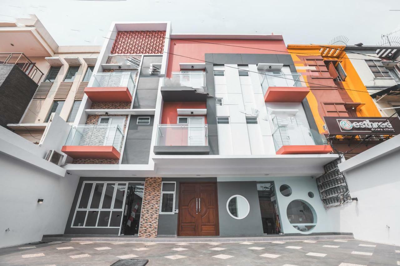 Super Oyo 1487 Residence Khoe Джакарта Екстер'єр фото
